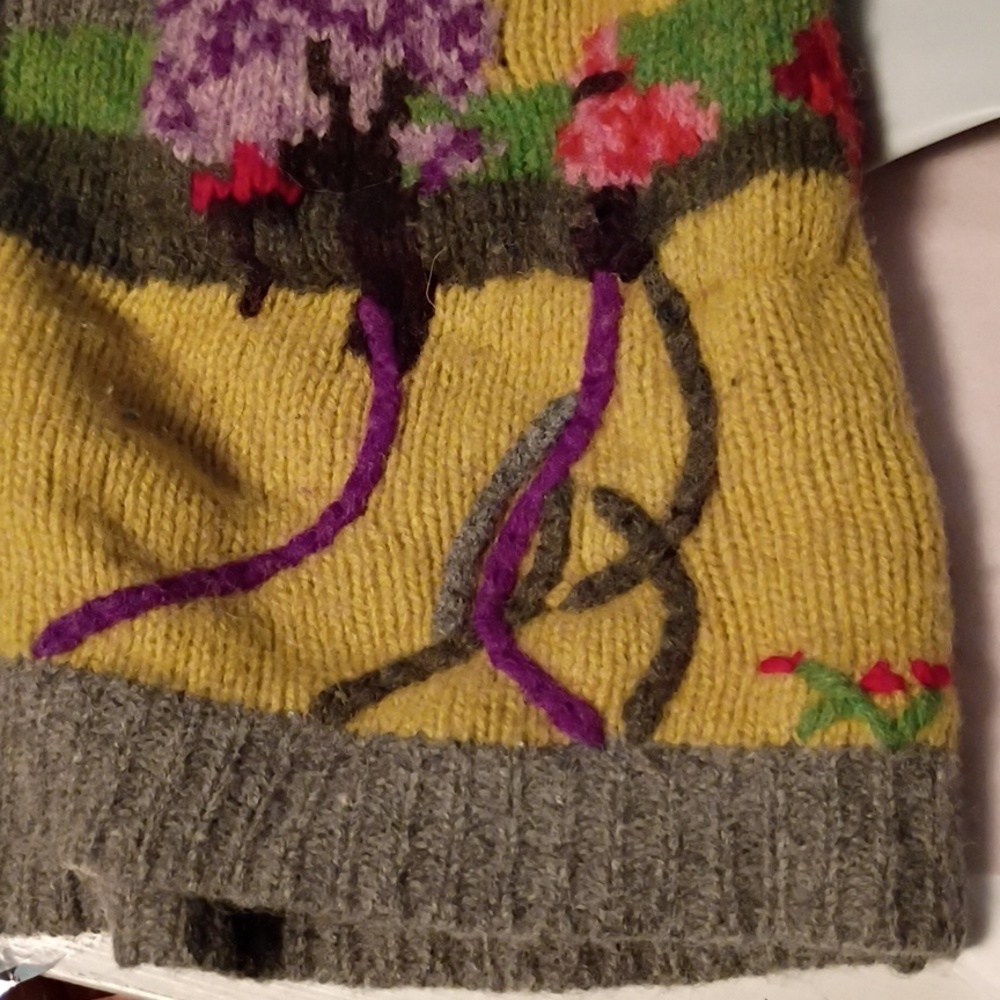 INGRID Hass 100% Lamb's Floral Pattern Accented Cardigan. Size Small.Anthro. - Picture 12 of 12